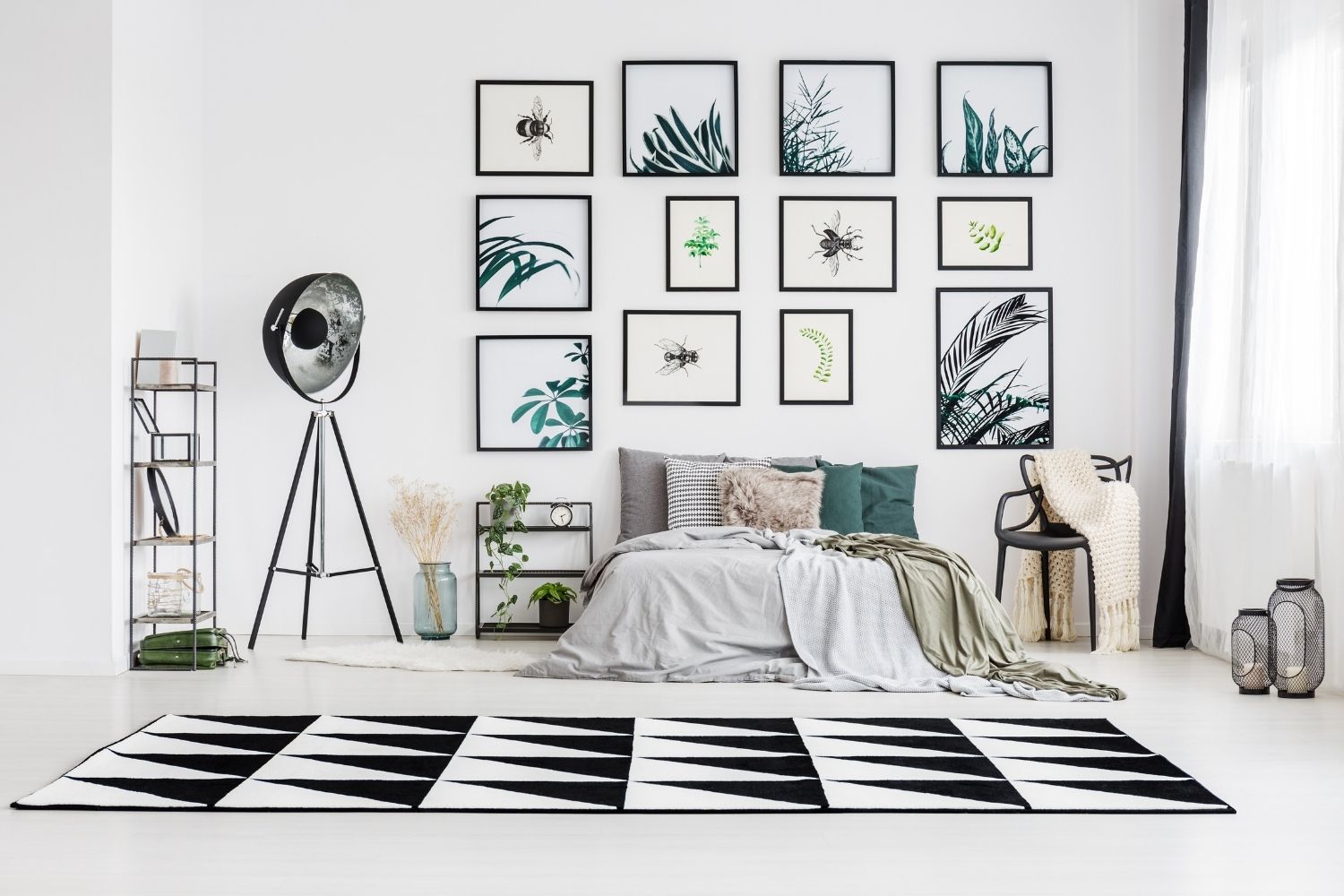 13 Stylish Ideas for Decorating the Wall Behind Your Headboard